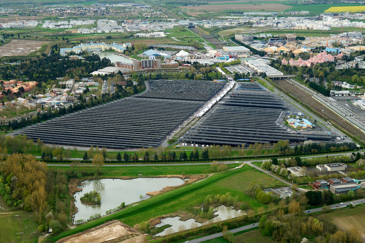Disneyland Paris completes 36 MW solar carport: Urbasolar has commissioned the last section of a 36.1 MW solar carport at Disneyland Paris. The facility, which covers 20 hectares of parking space, will sell… dlvr.it/T6CkCN #CommercialIndustrialPV #Markets #photovoltaic