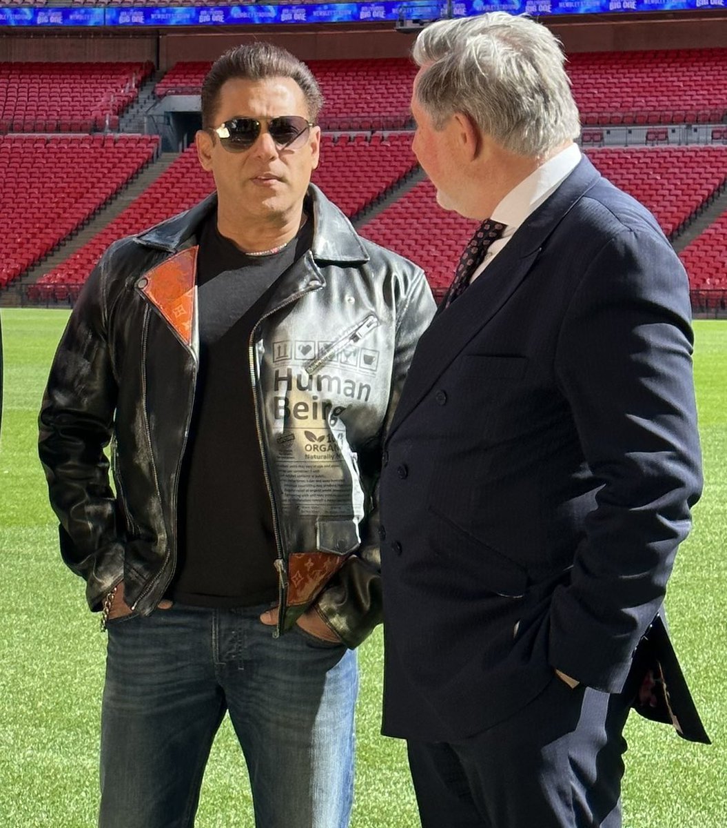 Latest: Megastar Salman Khan and British MP Barry Gardiner at Wembley Stadium.@BeingSalmanKhan #SalmanKhan