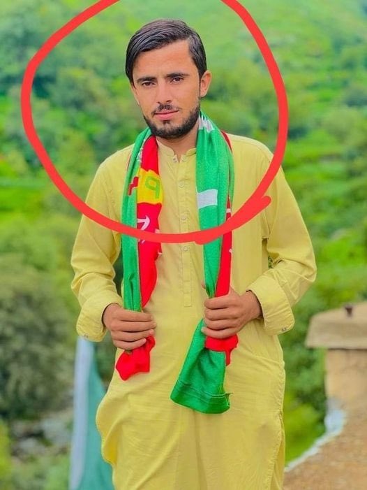 ManzoorPashteen's tweet photo. باجوڑ کے ابوبکر کو فورسز نے دوران حراست تشدد کر کر کے قتل کر دیا ہے۔
اس کے خلاف باجوڑ میں احتجاج جاری ہے
پی ٹی ایم PTM اس ظلم کے خلاف جاری اس احتجاج کا بھرپور ساتھ دیگی۔
#StopStateTerrorism https://t.co/xmdSZdwuRW