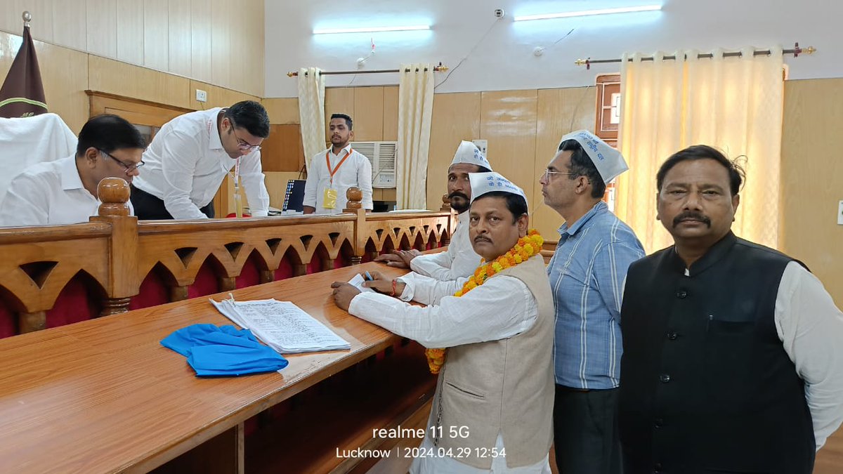 Our National President Kapil Mohan sir filing Nomination yesterday.@BakraofDv @godseye321 @GSBorikar @emailkaroji @EKSBGP @godseye321 @DeepikaBhardwaj