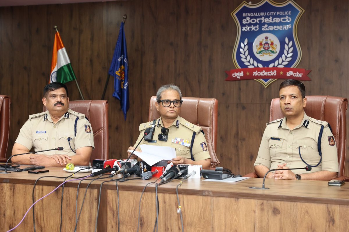 In today's weekly press briefing, @CPBlr spoke about the arrest of 4 individuals by Rajarajeshwari Nagar PS, 2 from Koppal Dist & 2 in the city, in connection with the extortion of gold ornaments from juvenile boys. On 15/04/2024, a case was reported wherein a juvenile was forced…