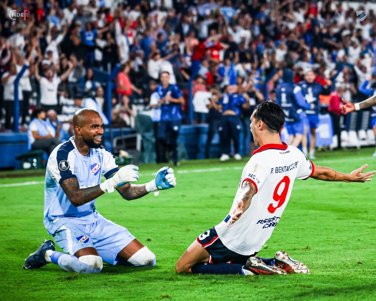 Luis Mejía en #Minuto1 por @CarveDeportiva 'Me gustó mucho el partido de Oliva contra Cerro. Le dieron la oportunidad y la aprovechó' 'En los últimos partidos sufrimos la pelota quieta. Es algo que no nos venía pasando antes'