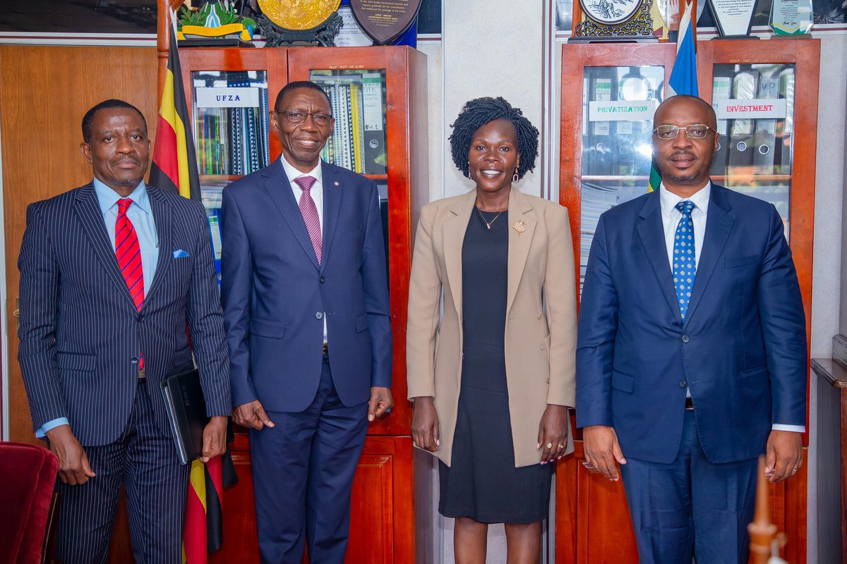 Anite__Evelyn's tweet photo. It was wonderful meeting management of  Uganda's leading manufacturer of clay baked construction, eg, roofing tiles,quarry tiles, @ugandaclays, which has been doing business in ug for 70 years, it has employed over 1200 workers &amp; its the only publicy listed factory in Uganda. https://t.co/94V5tZcnWP