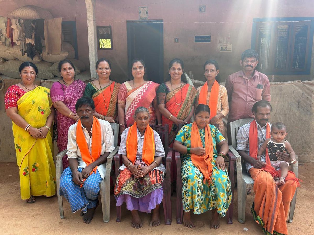 Our democracy is most vibrant because our villages & rural simplicity has kept it alive that way. Our villagers from Banjarumale of Belthangady have set an example with 100 per cent voting & were honoured by our @BjpMangaluru Mahila Morcha …a lessmost urban voters need to learn