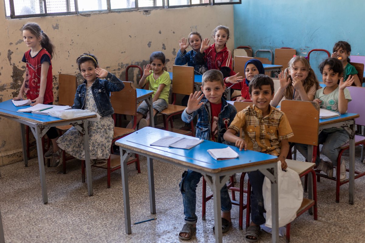 🎒Education is: ✅A human right. ✅A public good. ✅A public responsibility. #ForEveryChild in #Syria, education.