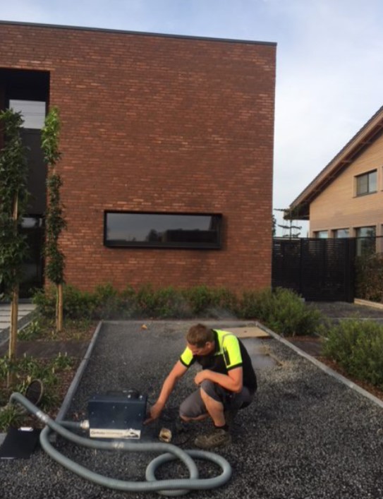 📣 In 2023 werden er +19.000 keuringen uitgevoerd door VLARIO-keurders. Hiervan bleek 8% niet conform te zijn en bij 16% van de nieuwbouw keuringen werden stedenbouwkundige overtredingen vastgesteld (oranje attesten). Meer weten? vlario.be/kpr-systeem #samenvoorzuiverwater