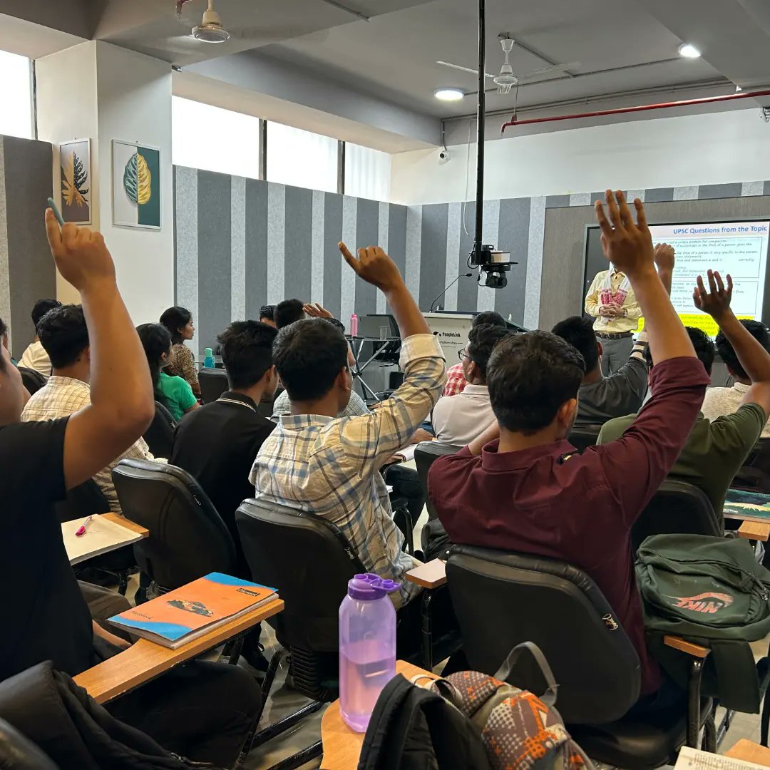 Unraveling the world of DNA Fingerprinting with Dr. Pojul Loying at Takshashila School of Civil Services! Students gained valuable insights on this tech & its implications under the 'Technology Regulation Bill 2019'.

#DNAfingerprinting #TechLaw #Guwahati #Assam #India #tscs