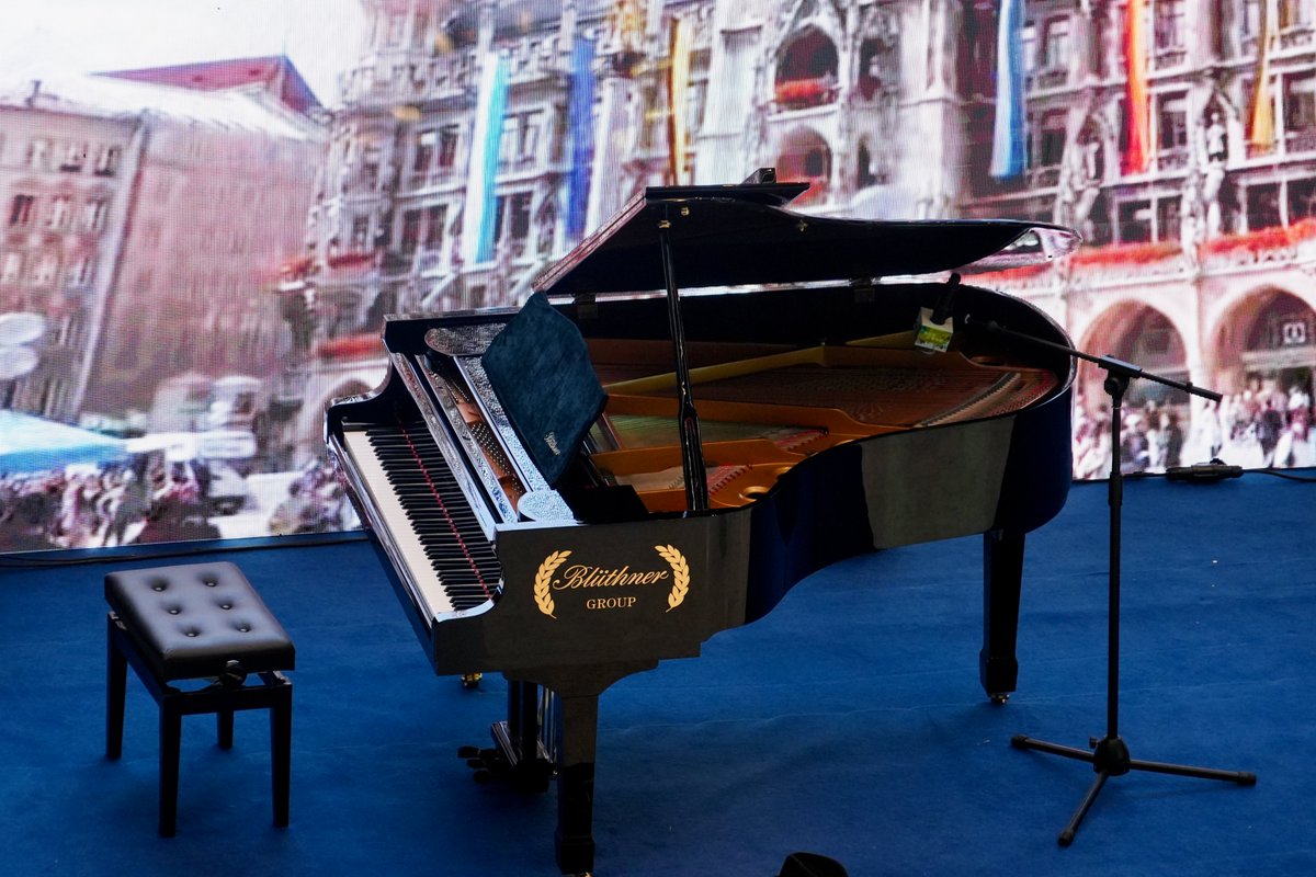 bluthner93473's tweet image. 🇩🇪博兰斯勒钢琴&amp;amp;德国海外商会联盟共赴「德中春日游园会」🍃

🎭开幕式✖️Blüthner 中外演奏家联袂演绎新古典
即将开始！

主办单位：德国海外商会联盟·大中华区
协办单位：深业商业管理有限公司
支持单位：德国驻广州总领事馆
#bluthner #shenzhen