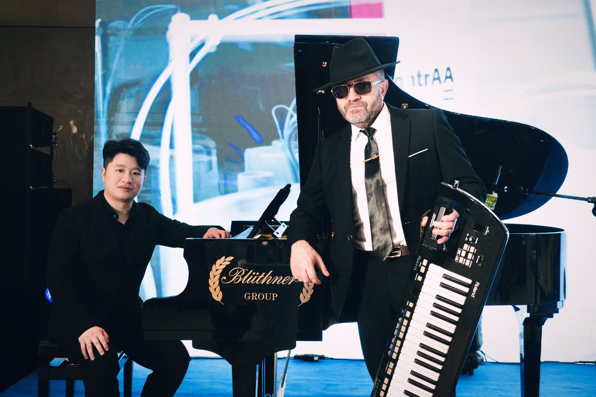 bluthner93473's tweet image. 🇩🇪博兰斯勒钢琴&amp;amp;德国海外商会联盟共赴「德中春日游园会」🍃

🎭开幕式✖️Blüthner 中外演奏家联袂演绎新古典
即将开始！

主办单位：德国海外商会联盟·大中华区
协办单位：深业商业管理有限公司
支持单位：德国驻广州总领事馆
#bluthner #shenzhen