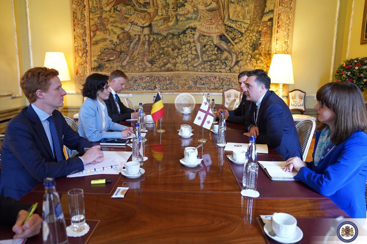 iliadarch's tweet photo. It was a pleasure to once again meet with my Belgian colleague @hadjalahbib. Grateful to her for a warm welcome at the EU General Affairs Council to celebrate the 20th anniversary of 🇪🇺 2004 enlargement. 
The fact that the EU candidate countries join the event along with the 27 member states is a vivid demonstration that we already represent the part of the big European family.