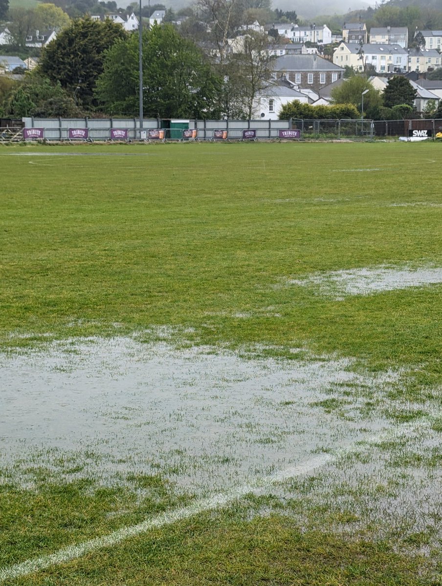 davesweet3's tweet photo. Words fail me pictures sent to tonight's ref but doesn't believe the groundsmans pictures and wants to do his own inspection WTF someone needs to give there head a wobbly .Be careful they walk amongst us https://t.co/y25BKlkdvo