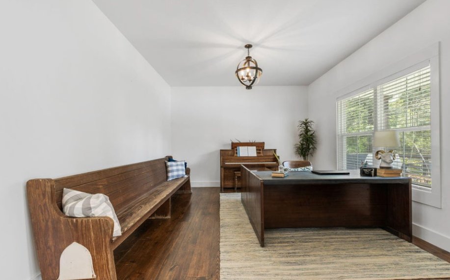 Do you like the church pew in this home office?

Oscar Torres 
The Real Estate Firm
(865) 406-8216
#Knoxville #KnoxvilleTN #Knoxvillerealestate #realestate #Tennesseerealestate #Realtor #realestateagent #Tennessee #business #home #property