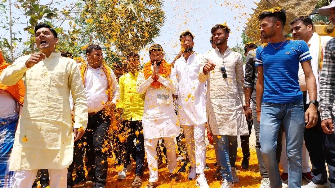 sonofdnmahatha's tweet photo. जहानाबाद की जनता सूर्य के इस भीषण गर्मी को चुनौती देते हुये इंकलाब का नारा बुलंद कर रही है।।
जनताओ के द्वारा अपार समर्थन मिल रहा हैं समाज का बेटा को...
ये दौर आज के लिए आने वाला 5 साल के लिए है।।
#loksabha #jehanabad #bihar #election #vote @AshutoshBiharKa #ashutoshkumar #rjjp https://t.co/cCAUcpzSdF