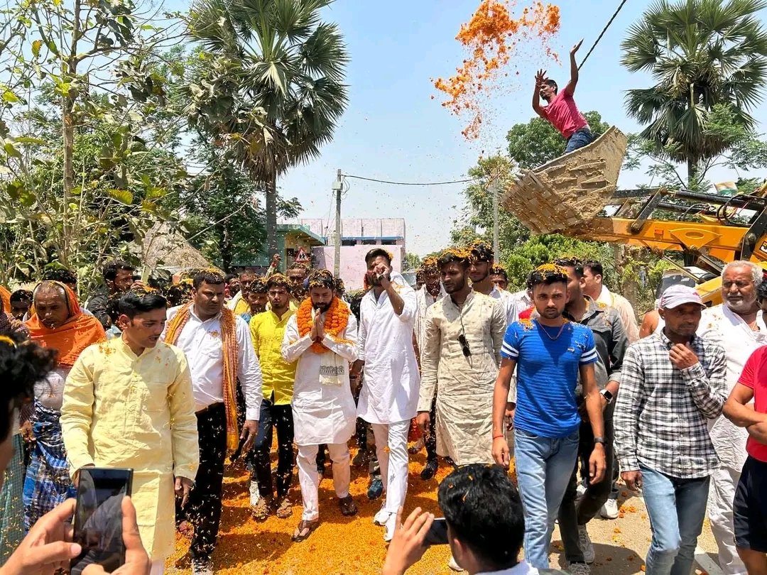 sonofdnmahatha's tweet photo. जहानाबाद की जनता सूर्य के इस भीषण गर्मी को चुनौती देते हुये इंकलाब का नारा बुलंद कर रही है।।
जनताओ के द्वारा अपार समर्थन मिल रहा हैं समाज का बेटा को...
ये दौर आज के लिए आने वाला 5 साल के लिए है।।
#loksabha #jehanabad #bihar #election #vote @AshutoshBiharKa #ashutoshkumar #rjjp https://t.co/cCAUcpzSdF