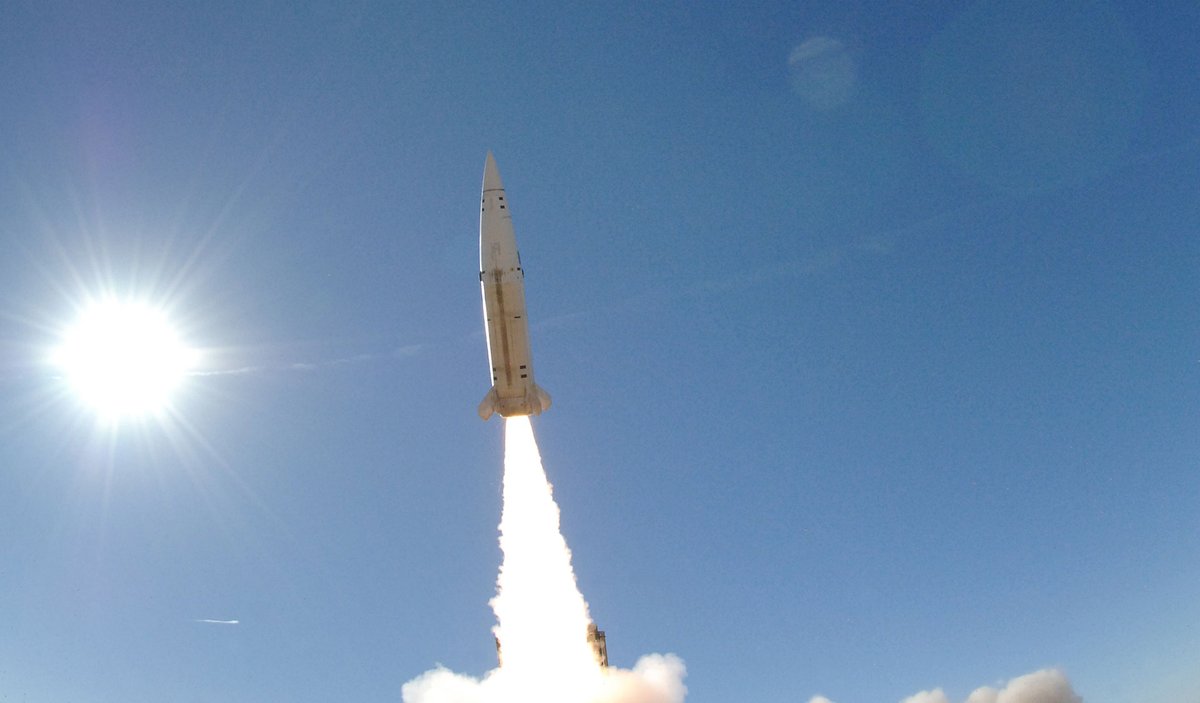 Russian Air Defenses Shoot Down Six ATACMS Missiles: defensemirror.com/news/36683/Rus…

#ATACMS #Crimea #Russia #Ukraine #RussiaUkraineWar #UkraineWar #RussianInvasion