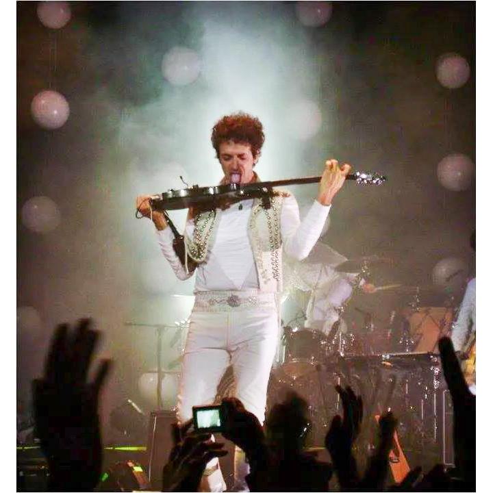 Gustavo Cerati.
Gira 'Fuerza Natural'.
Plaza de Toros Monumental, Playas de Tijuana. Tijuana, Baja California.
30 de Abril de 2010.