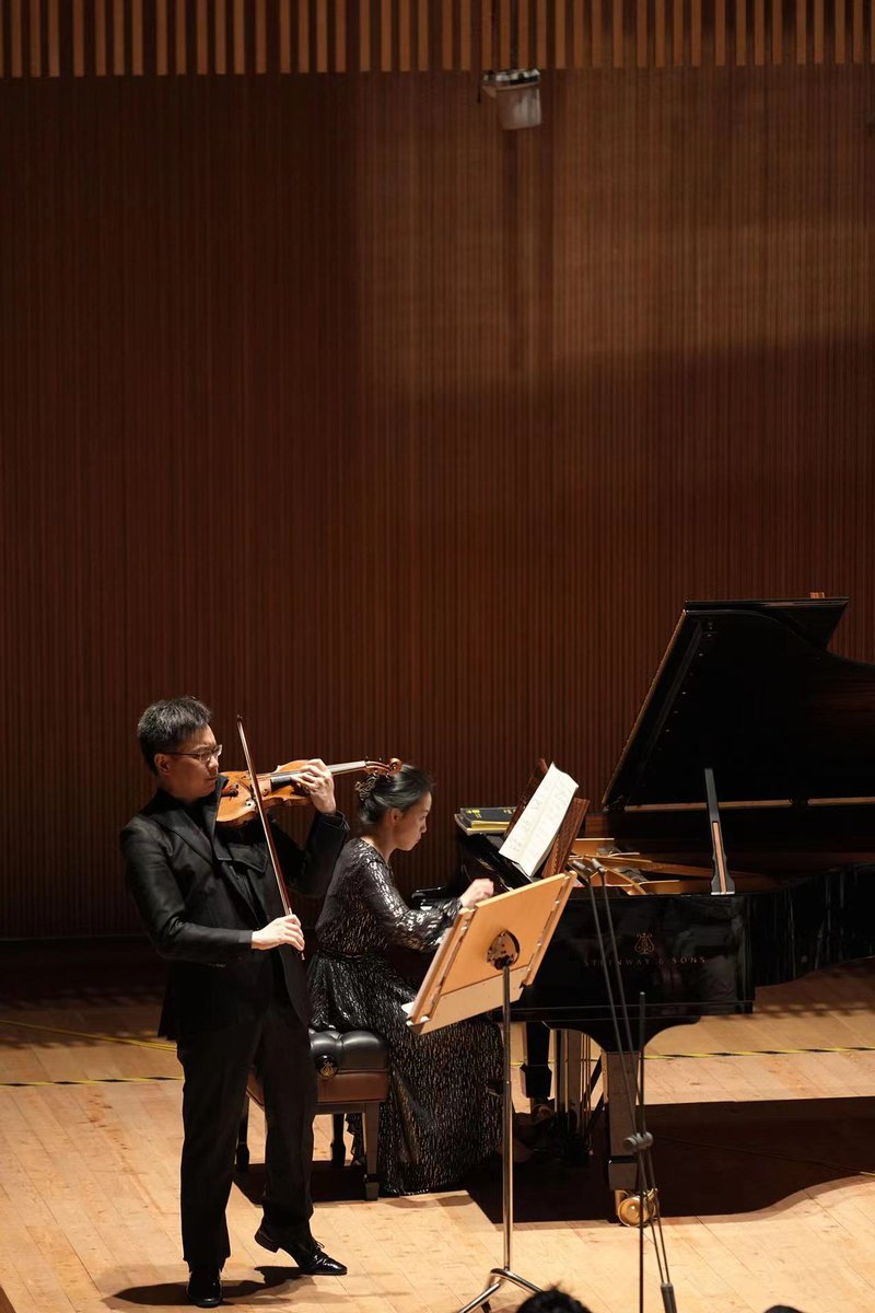 Concertmaster Li Pei gave a wonderful recital of violin sonatas by Beethoven & R. Strauss in the Chamber Hall last Friday