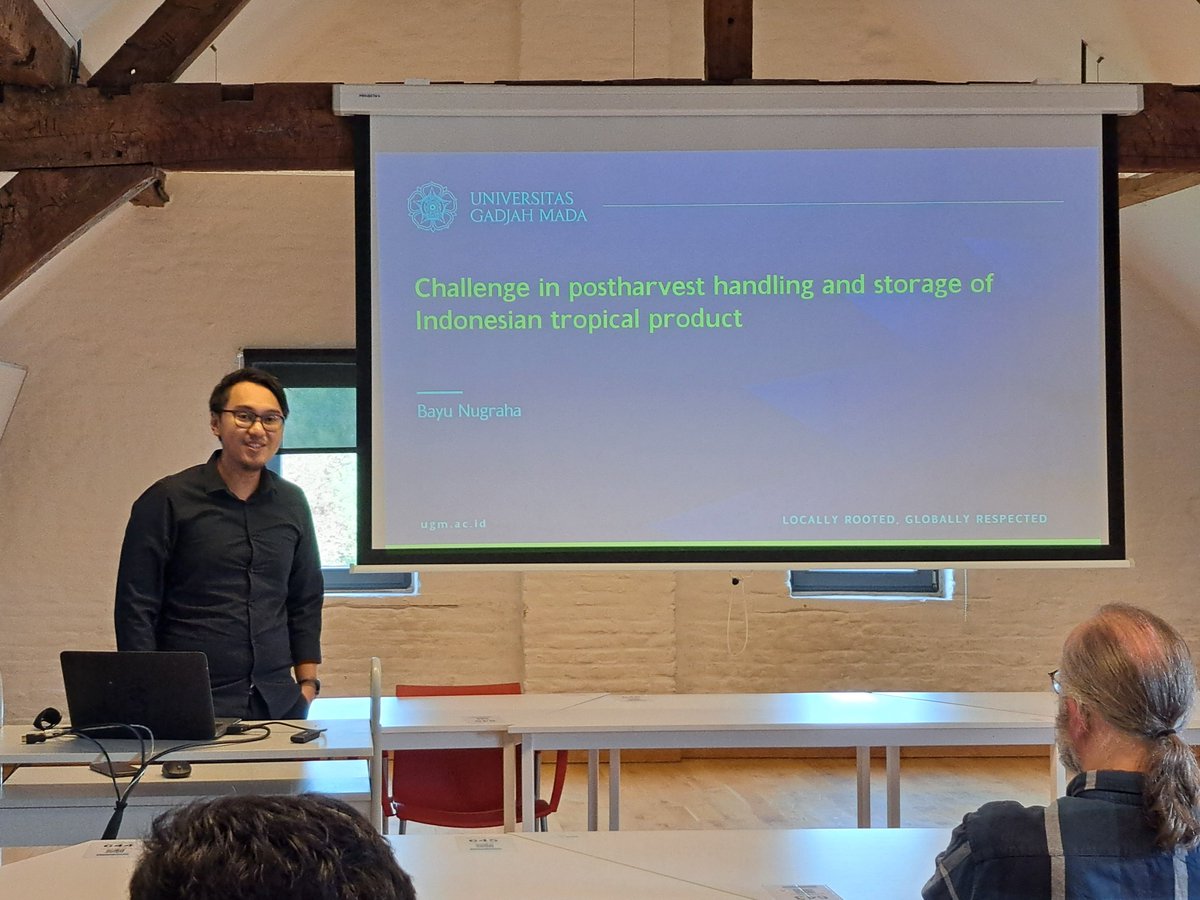 We welcomed Dr. Bayu Nugraha back in our lab for a #seminar!

He shed light on the challenges in #postharvest handling and storage of Indonesian tropical fruit and vegetables.

@LeuvenPlantInst , @biosystkuleuven