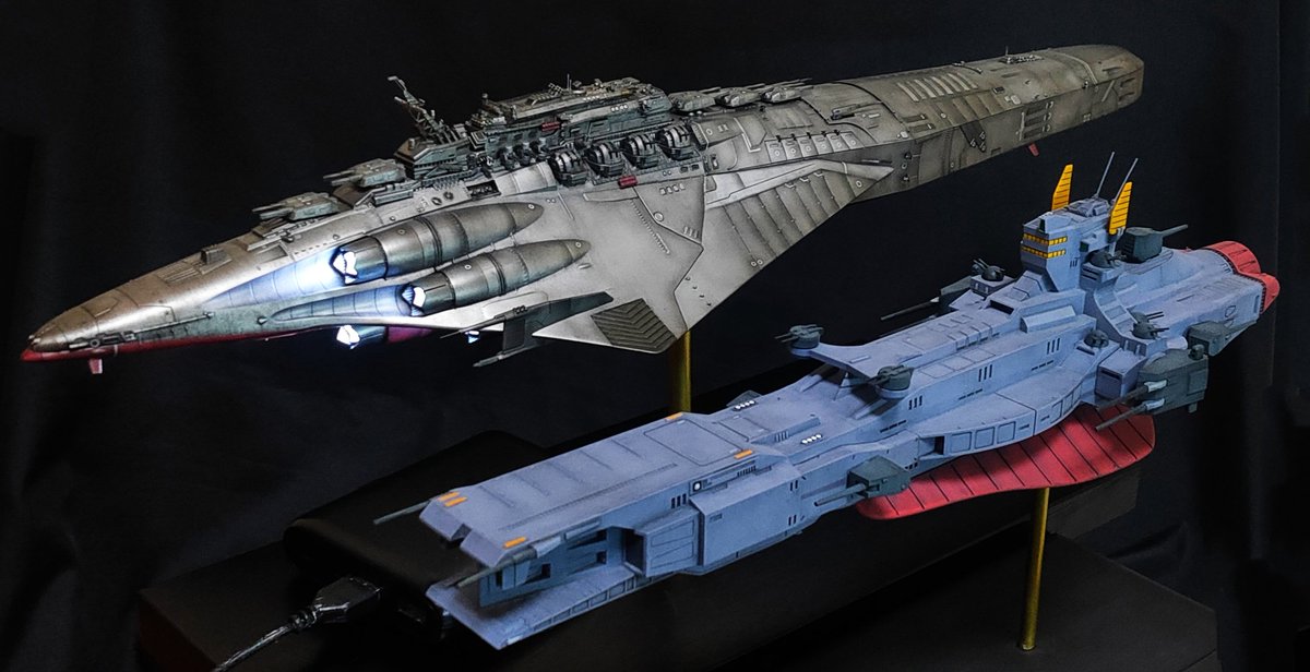 hearyhat's tweet image. 3D造形1.5作目のサラミスと並べてみました
デザインの複雑さが違うので一概には言えませんが、1年近くやってると多少は成長するもんですね
どんなマイナーな物でもカッコよければ満足のいく立体物を所持したいというのが製作のモチベなので、3DPはもはや長年叶わなかった物欲解消マシーンと化してます