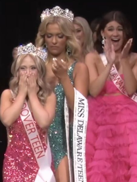 JamesTate121's tweet image. She is Miss Delaware Teen USA 2024 T21 💙💛

Kayla Kosmalski makes history as first Miss Delaware Teen USA with Down syndrome

msn.com/en-us/news/oth…