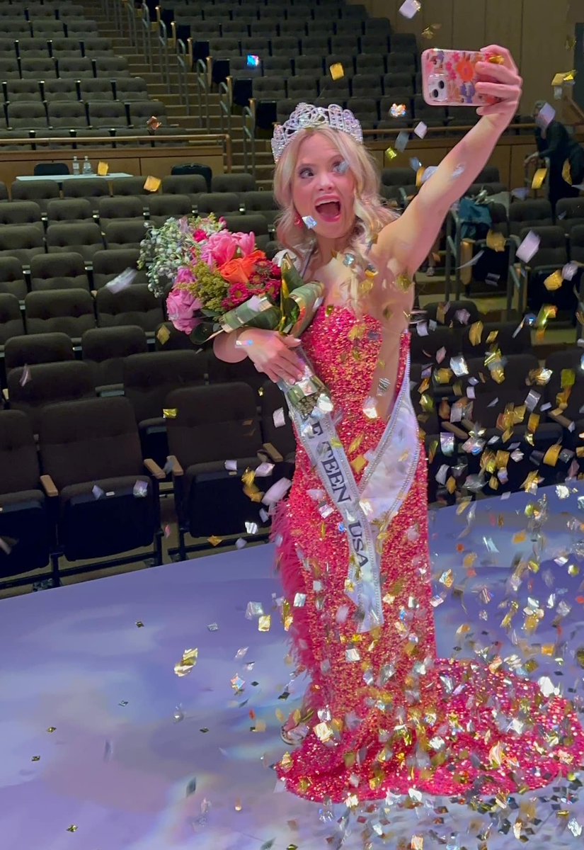 JamesTate121's tweet image. She is Miss Delaware Teen USA 2024 T21 💙💛

Kayla Kosmalski makes history as first Miss Delaware Teen USA with Down syndrome

msn.com/en-us/news/oth…