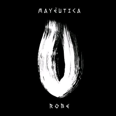 30 de abril de 2021. Se publica el álbum llamado 'Mayéutica'. Es el tercer disco de estudio en solitario de Robe Iniesta, lider de la banda española de rock Extremoduro, dirigido por Diego Latorre, publicado por El Dromedario Records. El disco fue creado en 2018,