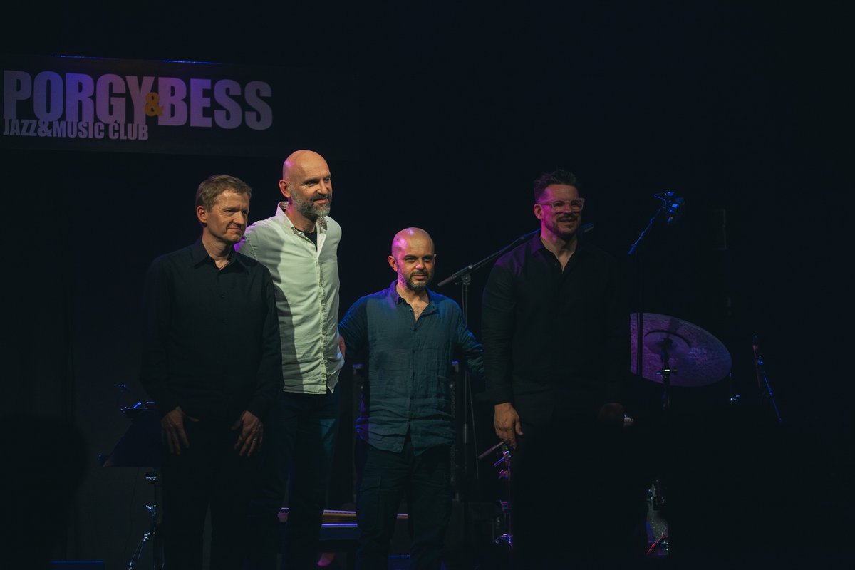 Das Grand Finale des EUNIC Musikfestes 2024 im Jazzclub Porgy & Bess  bewies, dass Jazz Menschen verbindet und keine territorialen Grenzen kennt. Zwei Formationen mit hochspannenden Künstlern haben diesen besonderen Abend gestaltet! 🤩

📸 Emilia Milewska