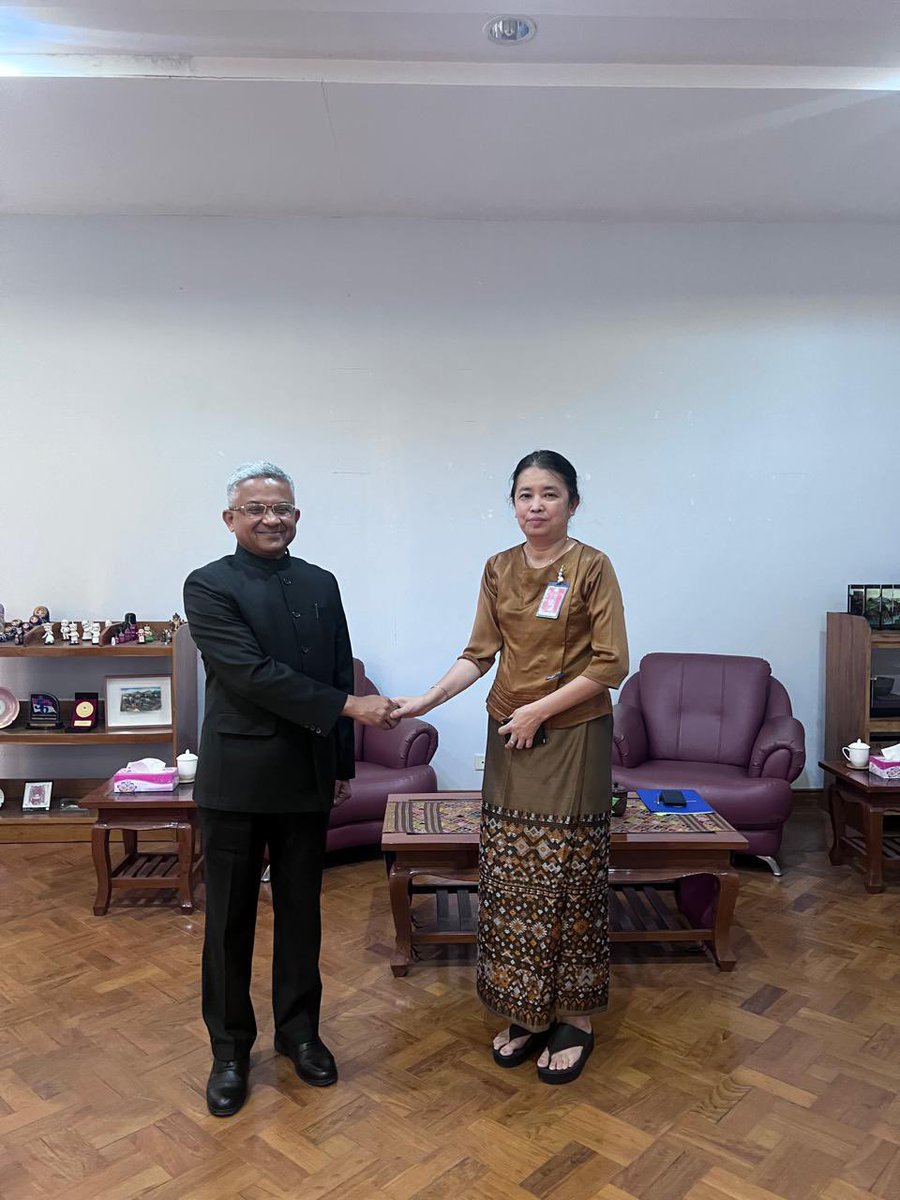 India’s incoming Ambassador to Myanmar Abhay Thakur held talks on bilateral ties with Deputy Prime Minister and Foreign Minister U Than Swe in Naypyitaw today.

Thakur presented a copy of his credentials.

Thakur also met other Burmese officials.