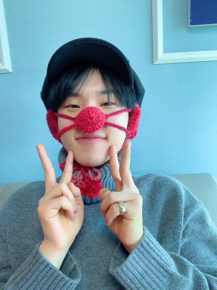 순영이의 아따맘마가족 느낌 좋다여 ~ ~~
사랑둥이막내동동이뚜녕 
가끔 모컨이가 되지만 커여운 막내