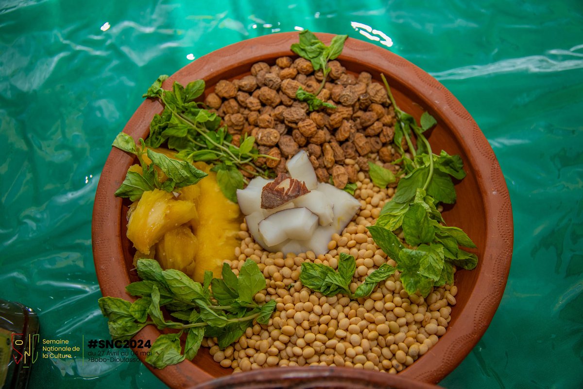 sncbobo's tweet photo. #SNCBobo2024 | Femmes et hommes sont en compétition dans la catégorie art culinaire.
Près d'une quarantaine de mets locaux sont présentés, chacun magnifiant la diversité culinaire du pays.

Plus de détails  https://t.co/Nl65aQLlRc
-
#SNC2024 #Culture #Résilience #BurkinaRenouveau https://t.co/LfbUajwKdo