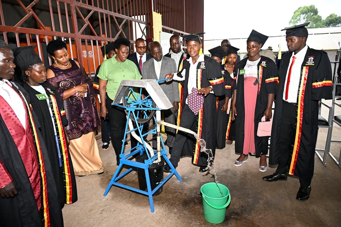 The Omukama of Tooro Kingdom, His Royal Highness, Oyo Nyimba Kabamba Iguru Rukidi IV  hailed President Museveni for skilling the youths with employable vocational skills.