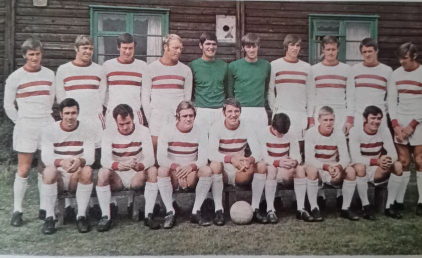 Northampton Town FC @ntfc 1970, sent to me by my (Closet Cobbler) dad. Picture taken at @ONChenecksFC1 ground where they trained. It was lovely to see a nod to this kit in our 23/24 away one. Love the long sleeves!