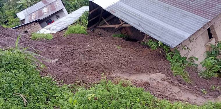 A 12 year old girl today morning died on spot after a mudslide buried her in her parent’s house in Rutooma cell nyamatembe in Kacereere T/C Rubanda district. Promise Tumwijukye died at around 7am during a heavy downpour that started at around 2am. #VOKNews