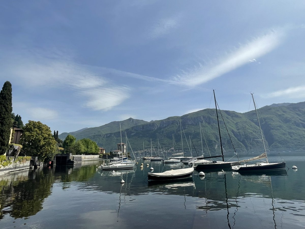 Un’effimera occhiata di sole.
#vitadaguida #lagodicomo