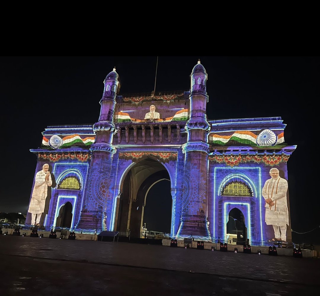 smritischandel's tweet photo. Exactly a year back we pulled off with perfection and panache what is perhaps the largest projection mapping project in the world 
- 13 locations 
- 130 projectors 
- 150’million pixels of content and a team of 1000 crazies !!! 

#MannKiKBaat 100 Episode 😊 https://t.co/ORDrhZbDOY