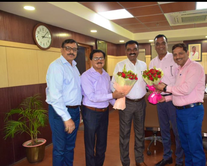 Shri Nilendu Kumar Singh assumes charge of CMD, CCL. Shri Singh, an ISM Dhanbad graduate, has over 30 years of extensive experience working in various aspects of the coal mining industry.  Under his leadership, CCL is poised to scale to greater heights. CCL family welcomes him.