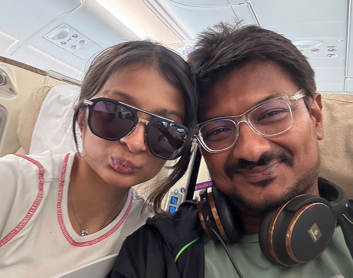 Pic of the day 🖤❤️
Happy Days🔥
Happy journey✈️ 
Udhayanidhi Stalin