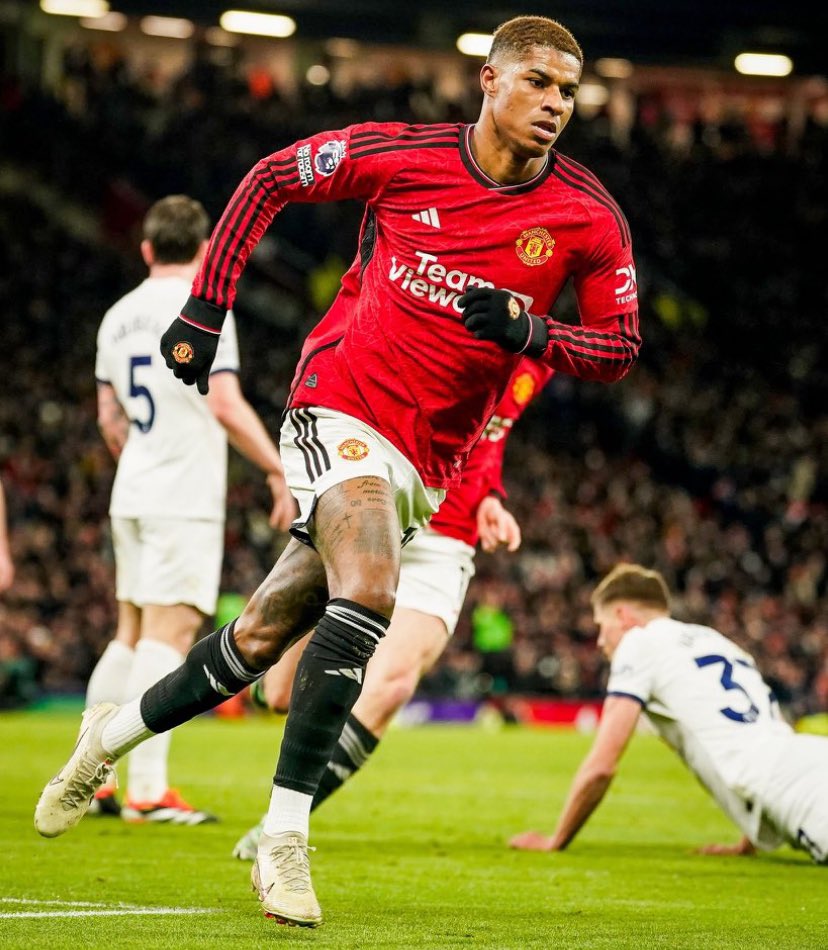 #mufc are not actively looking to sell Marcus Rashford and there is a feeling at Old Trafford that only PSG could meet United's fee demands and match Rashford's wage request. United have been made aware that he is not on their list to replace Kylian Mbappé. [@RobDawsonESPN]