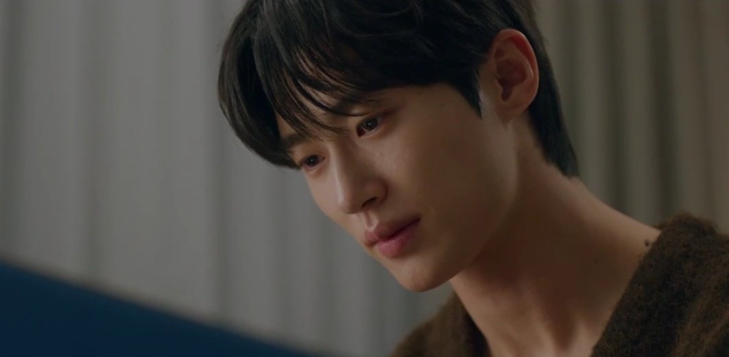 'time that passes by again..this is my gift. can this gift really reach you in the future? i was desperately hoping it'll become true as i wrote this letter. if you ever read this i want to tell you this. sunjae-yah, thank you for being alive' 😭🩷

#LovelyRunner #LovelyRunnerEp8