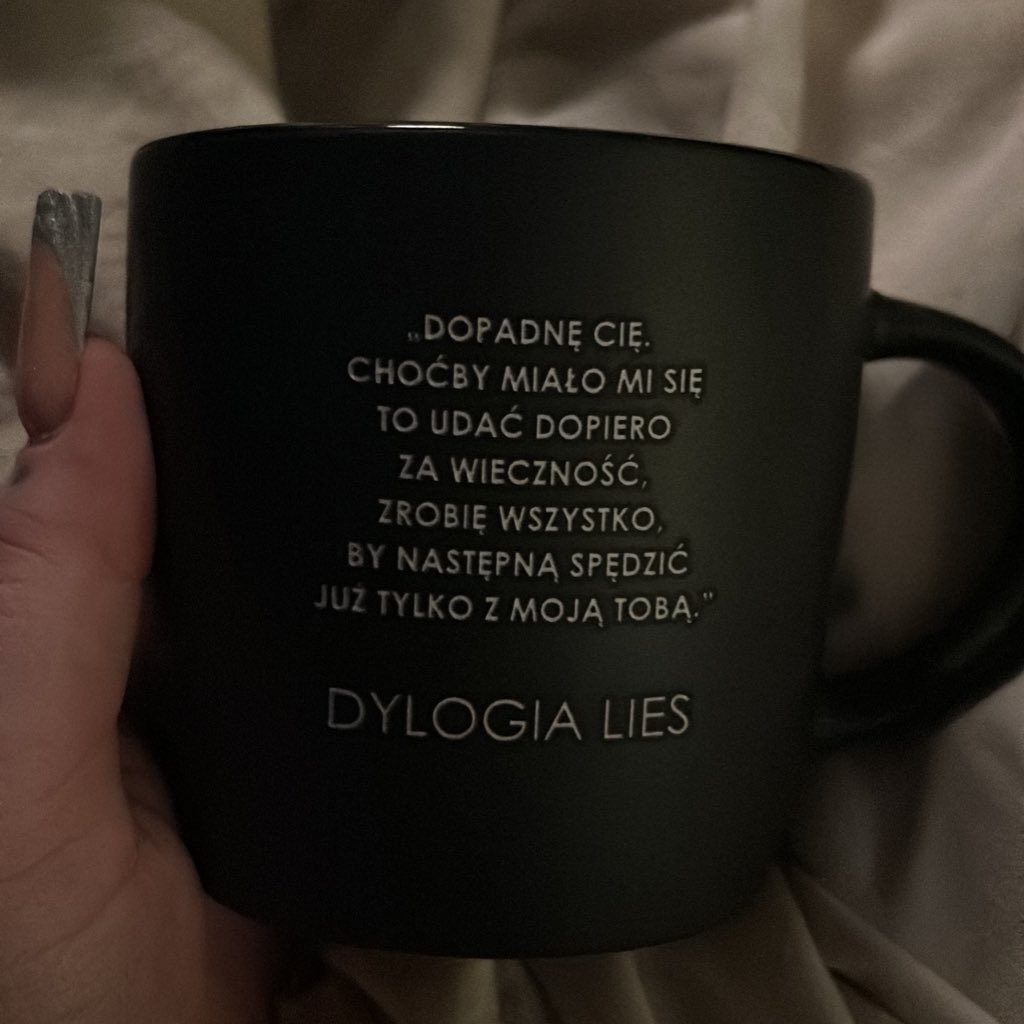 JAPIERDZIUUUU jaki on jest przepiękny🥹❤️‍🩹
(powiedz mi że masz obsesje nie mówiąc mi że masz obsesje, ja zacznę:💁🏻‍♀️) #dylogiaLies