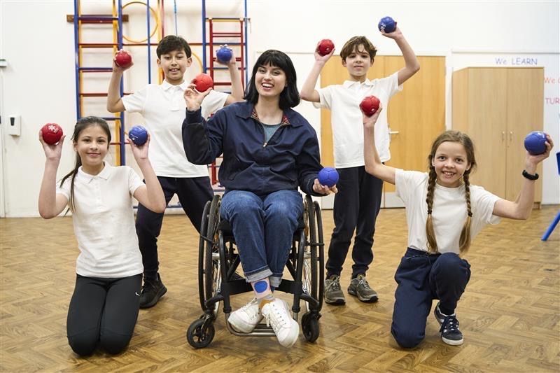 Primary schools! Get set for an incredible summer of sport with NEW & FREE inclusive PE teaching resources! Apply for FREE inclusive sport equipment at buff.ly/3JGyGDh #SuperMoversForEveryBody is a @BBC_Teach, @premierleague & @ParalympicsGB partnership #SuperMovers