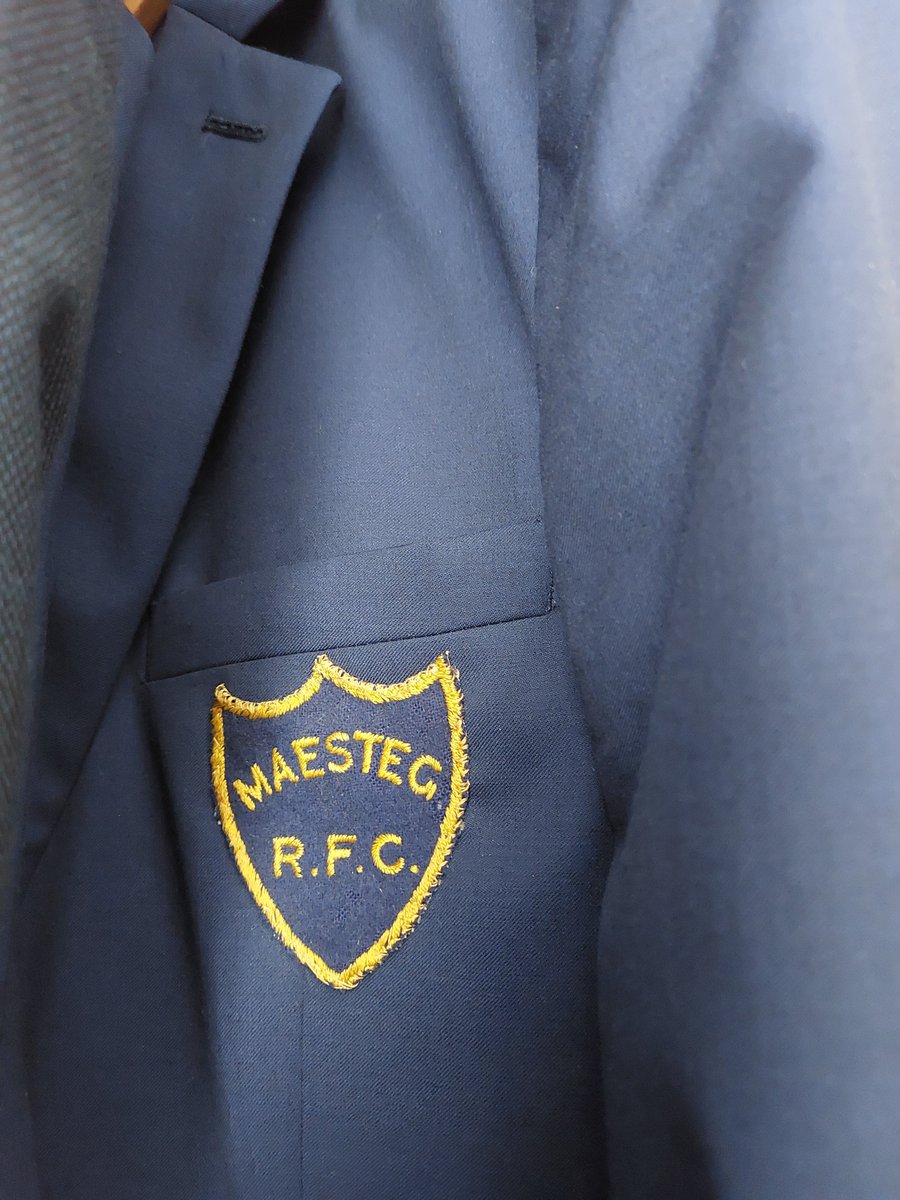 @TIGHTH3AD @llynfijack25 @MaestegRFC @7777pastplayers Great club blazer badges ! 
I had this Maesteg RFC blazer badge given to me early last year. Not sure what era it was from ? #7777 #theoldparish