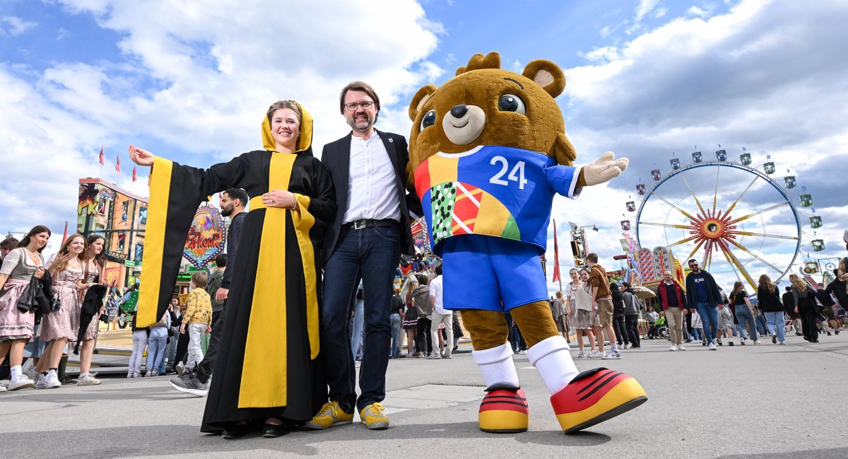 EM-Maskottchen Albärt besucht das Frühlingsfest Während der UEFA EURO 2024 wird Albärt bei allen Spielen in den Stadien der zehn deutschen Host Cities für gute Stimmung unter den Fußball-Fans sorgen. ➡️ Weitere Infos t1p.de/d4gkz