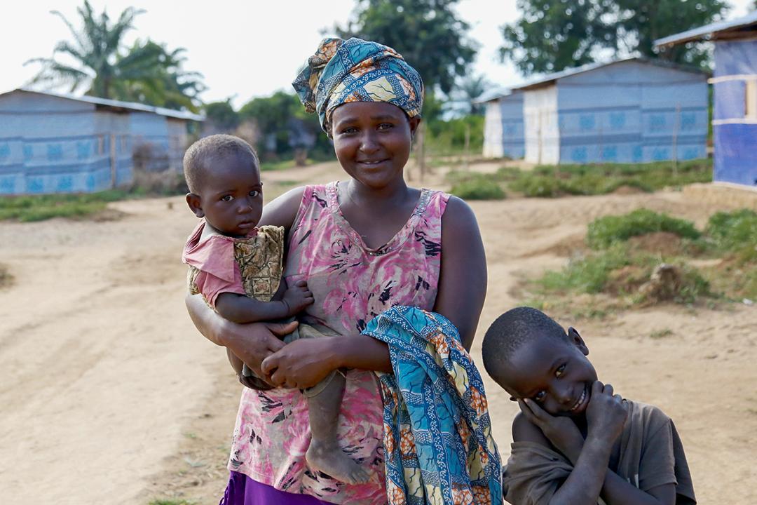 Au 🇧🇮, 55% des personnes déplacées sont des femmes & des enfants. Du 8 au 15 avril, 122 femmes enceintes et/ou allaitantes, comme Christine, ont été déplacées par les catastrophes liées au #changementclimatique au Burundi @DTM_IOM #AgissonsMaintenant #SauvonsLesPlusVulnérables