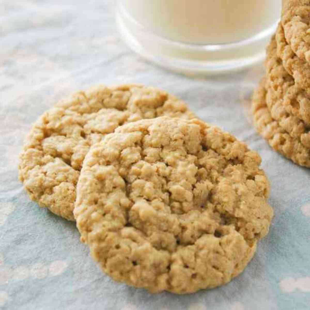 😋  Happy #NationalOatmealCookieDay!  😋