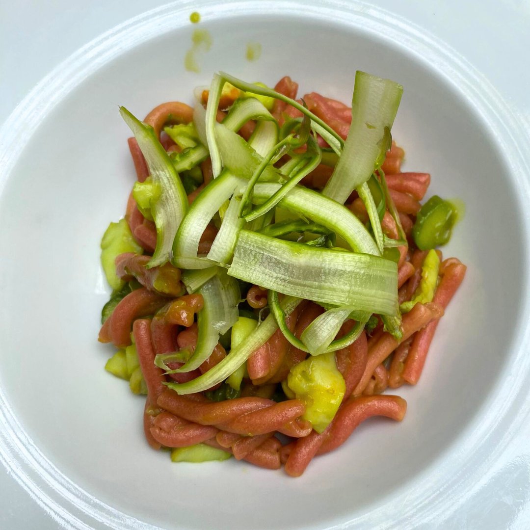 Beetroot twisted macaroni with asparagus - delicious! A truly wonderful culinary experience. #BeetrootTwistedMacaroni #AsparagusDelight #CulinaryExperience #FoodieFinds #FoodInspiration #ItalianFood #PastaRecipie