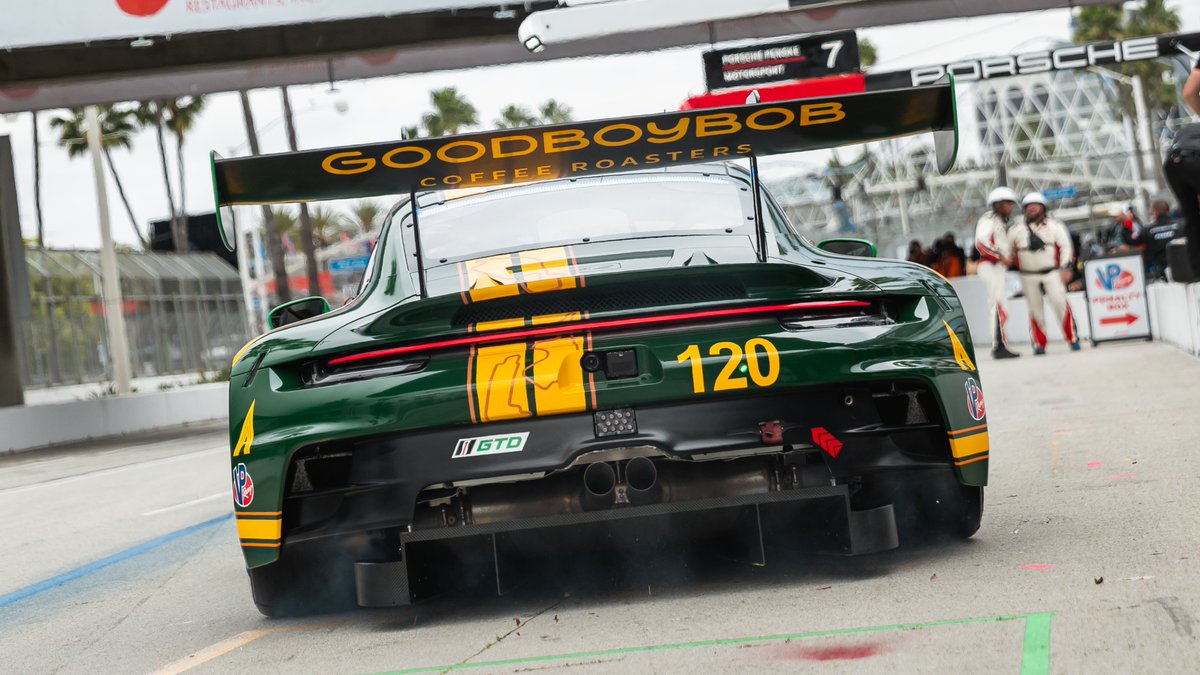 #IMSA - Happy #WingWednesday with the @WrightRac1ng #Porsche #911GT3R 😀