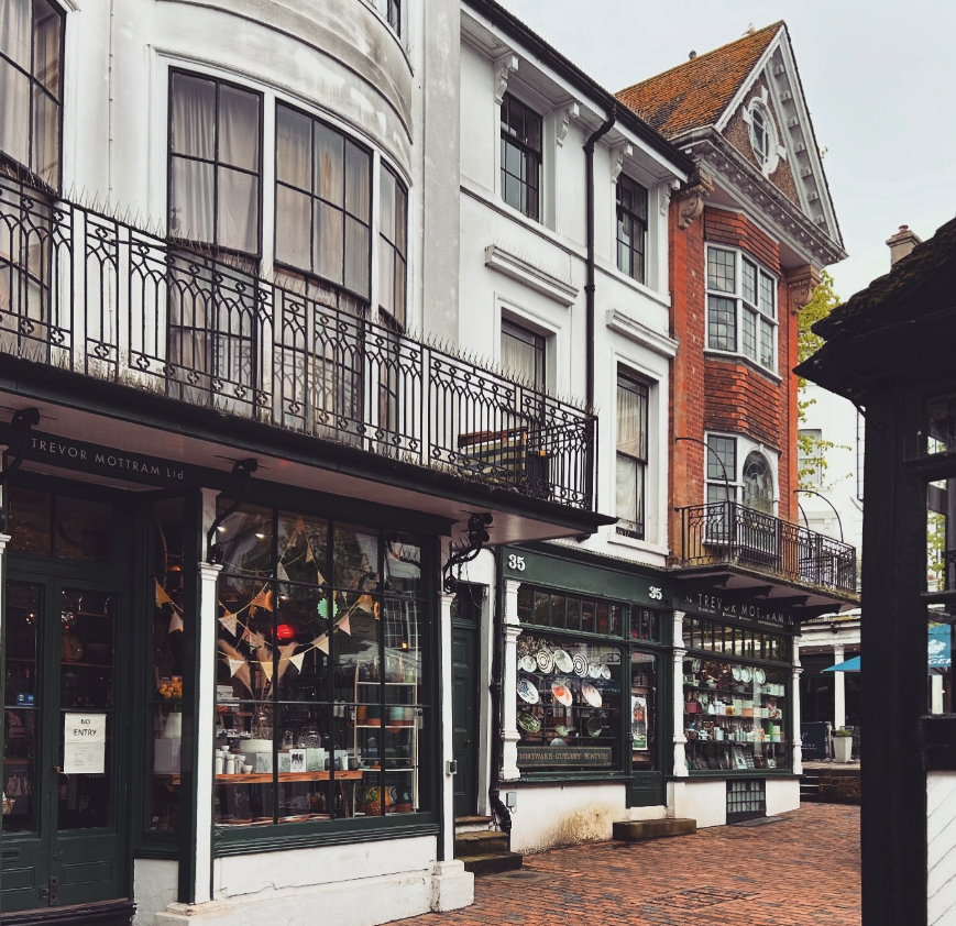 It's the perfect time to visit #ThePantiles - our historic venue is as charming as ever! Stroll along the tiled streets, admire the elegant architecture & soak in the atmosphere. 

Photo: @official_tunbridge_wells

#TunbridgeWells #TuesdayThoughts