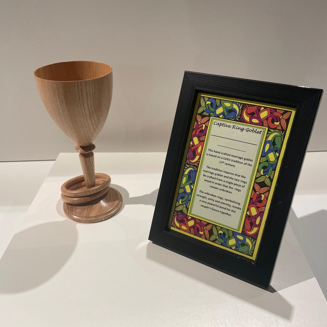 'Captive Ring Goblet'

This hand-crafted marriage goblet is based on a Celtic tradition of the 17th century.

If want to see this piece and learn more about it, join us at The Hunt Museum! 🏛️

#MarriageGoblet #HuntMuseum #IrishArt #TurningTurns40 #Limerick