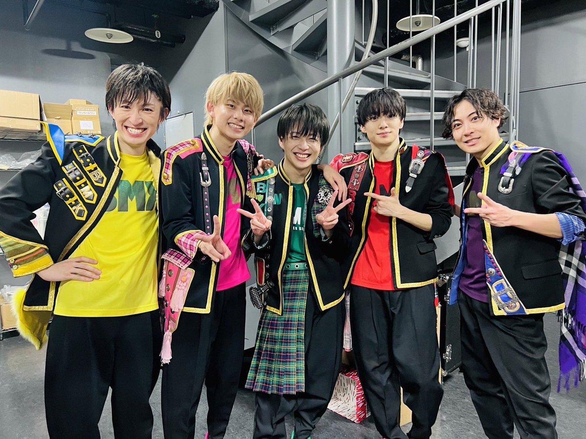 syachirock's tweet photo. 【連載UP!!】
 BMK（@BMK_info）の月一連載「BMK MEMORY」。
 ～3月の巻～の担当は中原聡太と三隅一輝。3月29日にBM THEATERで開催された「BMK SUPER LIVE〜BOYS AND MEN KENKYUSEI〜」を振り返ります。
https://t.co/lUouEW6vub
#bmk_memory https://t.co/LYqNNDd7k7